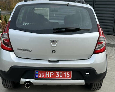 Серый Дачия Sandero StepWay, объемом двигателя 1.6 л и пробегом 175 тыс. км за 6700 $, фото 3 на Automoto.ua