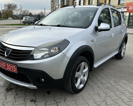 Серый Дачия Sandero StepWay, объемом двигателя 1.6 л и пробегом 175 тыс. км за 6700 $, фото 6 на Automoto.ua