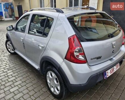 Серый Дачия Sandero StepWay, объемом двигателя 1.6 л и пробегом 200 тыс. км за 5700 $, фото 14 на Automoto.ua