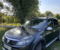 Серый Дачия Sandero StepWay, объемом двигателя 1.6 л и пробегом 144 тыс. км за 6500 $, фото 2 на Automoto.ua