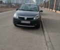 Серый Дачия Sandero StepWay, объемом двигателя 1.6 л и пробегом 150 тыс. км за 5000 $, фото 1 на Automoto.ua