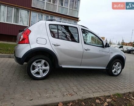 Серый Дачия Sandero StepWay, объемом двигателя 1.6 л и пробегом 132 тыс. км за 7300 $, фото 4 на Automoto.ua