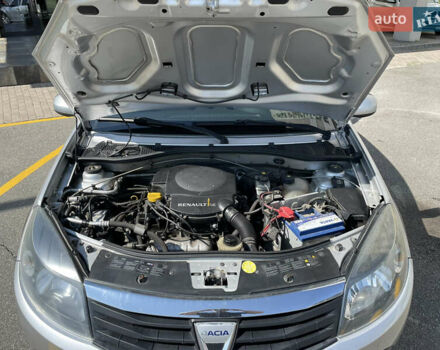 Серый Дачия Sandero StepWay, объемом двигателя 1.6 л и пробегом 195 тыс. км за 7200 $, фото 7 на Automoto.ua