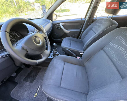 Серый Дачия Sandero StepWay, объемом двигателя 1.6 л и пробегом 173 тыс. км за 6799 $, фото 13 на Automoto.ua