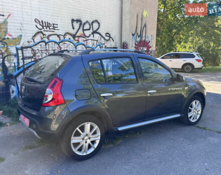 Серый Дачия Sandero StepWay, объемом двигателя 1.6 л и пробегом 173 тыс. км за 6799 $, фото 4 на Automoto.ua