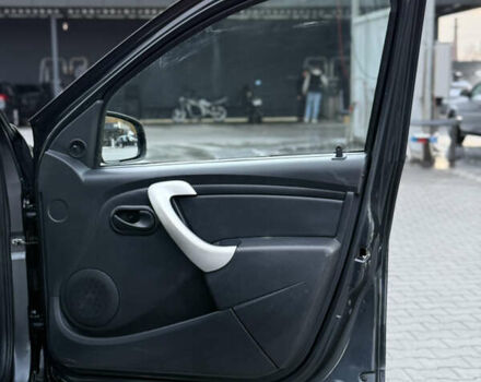 Серый Дачия Sandero StepWay, объемом двигателя 1.6 л и пробегом 141 тыс. км за 6200 $, фото 82 на Automoto.ua