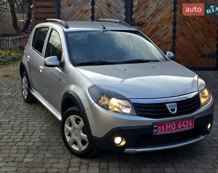 Сірий Дачія Sandero StepWay, об'ємом двигуна 1.6 л та пробігом 147 тис. км за 6800 $, фото 2 на Automoto.ua