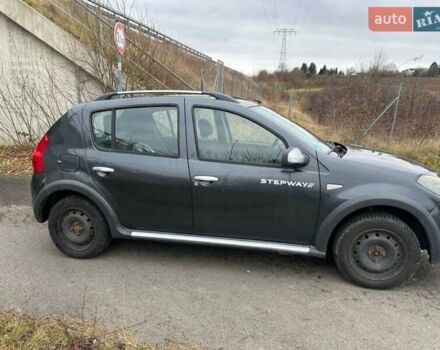 Серый Дачия Sandero StepWay, объемом двигателя 1.6 л и пробегом 230 тыс. км за 5300 $, фото 3 на Automoto.ua