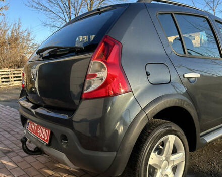 Серый Дачия Sandero StepWay, объемом двигателя 1.6 л и пробегом 180 тыс. км за 6699 $, фото 49 на Automoto.ua