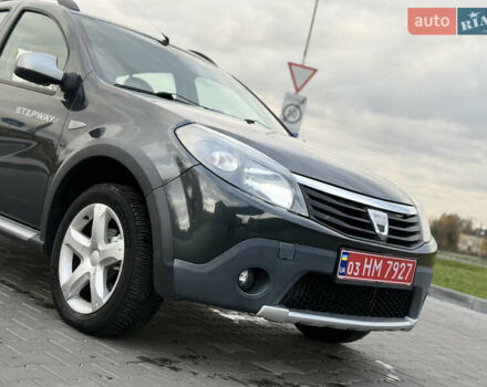 Серый Дачия Sandero StepWay, объемом двигателя 1.6 л и пробегом 141 тыс. км за 6200 $, фото 13 на Automoto.ua