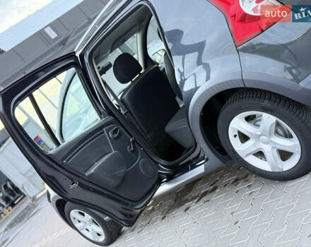 Серый Дачия Sandero StepWay, объемом двигателя 1.6 л и пробегом 141 тыс. км за 6200 $, фото 61 на Automoto.ua