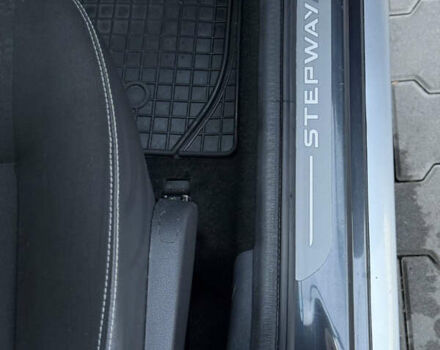 Серый Дачия Sandero StepWay, объемом двигателя 1.6 л и пробегом 141 тыс. км за 6200 $, фото 88 на Automoto.ua