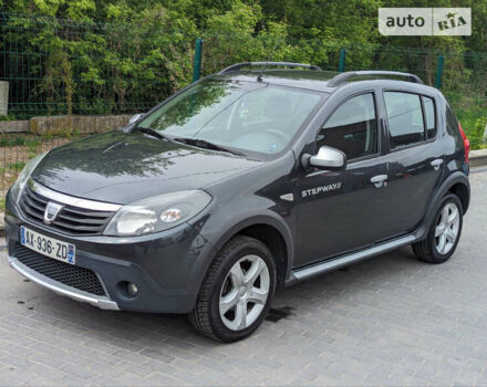 Серый Дачия Sandero StepWay, объемом двигателя 1.6 л и пробегом 180 тыс. км за 6300 $, фото 7 на Automoto.ua