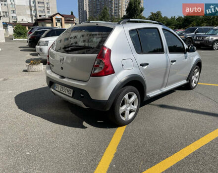 Серый Дачия Sandero StepWay, объемом двигателя 1.6 л и пробегом 195 тыс. км за 7200 $, фото 5 на Automoto.ua