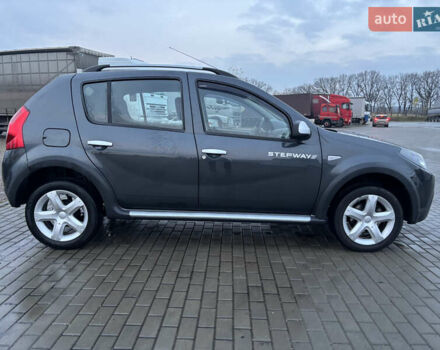 Серый Дачия Sandero StepWay, объемом двигателя 1.5 л и пробегом 181 тыс. км за 7500 $, фото 4 на Automoto.ua