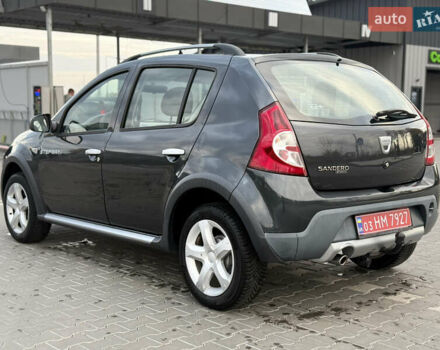 Серый Дачия Sandero StepWay, объемом двигателя 1.6 л и пробегом 141 тыс. км за 6200 $, фото 5 на Automoto.ua