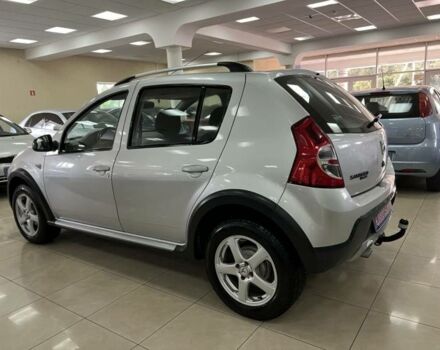 Серый Дачия Sandero StepWay, объемом двигателя 1.6 л и пробегом 136 тыс. км за 6500 $, фото 2 на Automoto.ua