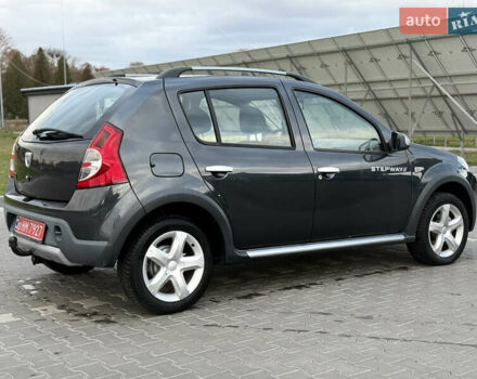 Серый Дачия Sandero StepWay, объемом двигателя 1.6 л и пробегом 141 тыс. км за 6200 $, фото 9 на Automoto.ua