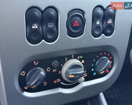 Серый Дачия Sandero StepWay, объемом двигателя 1.6 л и пробегом 141 тыс. км за 6200 $, фото 58 на Automoto.ua