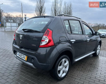 Серый Дачия Sandero StepWay, объемом двигателя 1.5 л и пробегом 181 тыс. км за 7500 $, фото 5 на Automoto.ua