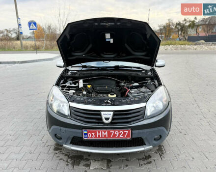 Серый Дачия Sandero StepWay, объемом двигателя 1.6 л и пробегом 141 тыс. км за 6200 $, фото 28 на Automoto.ua