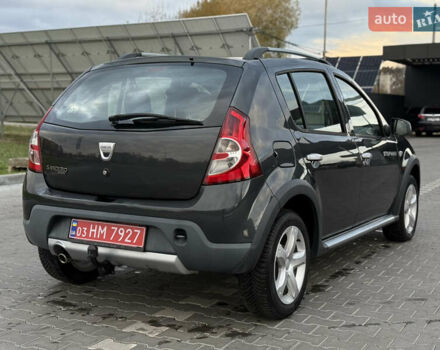 Серый Дачия Sandero StepWay, объемом двигателя 1.6 л и пробегом 141 тыс. км за 6200 $, фото 8 на Automoto.ua