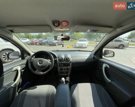 Серый Дачия Sandero StepWay, объемом двигателя 1.6 л и пробегом 195 тыс. км за 7200 $, фото 15 на Automoto.ua