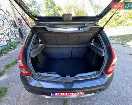 Серый Дачия Sandero StepWay, объемом двигателя 1.6 л и пробегом 173 тыс. км за 6799 $, фото 20 на Automoto.ua