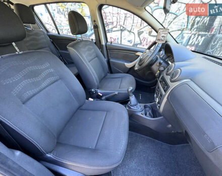 Серый Дачия Sandero StepWay, объемом двигателя 1.6 л и пробегом 173 тыс. км за 6799 $, фото 19 на Automoto.ua