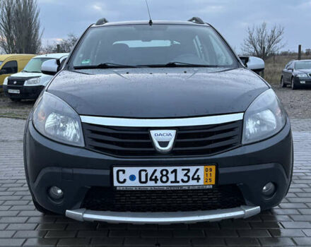 Серый Дачия Sandero StepWay, объемом двигателя 1.5 л и пробегом 181 тыс. км за 7500 $, фото 1 на Automoto.ua