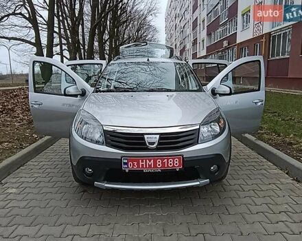 Серый Дачия Sandero StepWay, объемом двигателя 1.6 л и пробегом 132 тыс. км за 7300 $, фото 6 на Automoto.ua