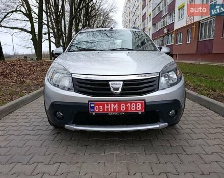 Серый Дачия Sandero StepWay, объемом двигателя 1.6 л и пробегом 132 тыс. км за 7300 $, фото 1 на Automoto.ua