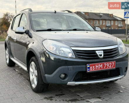 Серый Дачия Sandero StepWay, объемом двигателя 1.6 л и пробегом 141 тыс. км за 6200 $, фото 12 на Automoto.ua