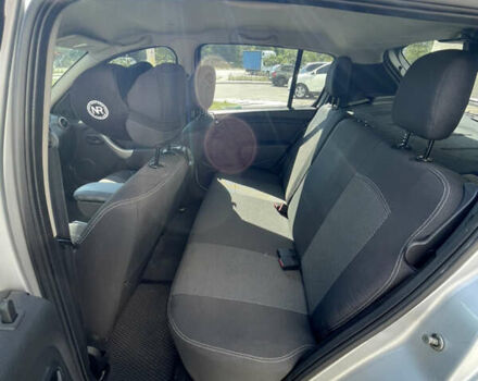 Серый Дачия Sandero StepWay, объемом двигателя 1.6 л и пробегом 195 тыс. км за 7200 $, фото 14 на Automoto.ua