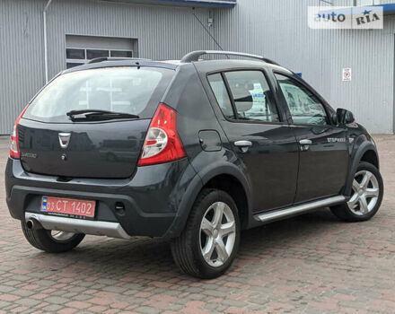 Серый Дачия Sandero StepWay, объемом двигателя 1.6 л и пробегом 225 тыс. км за 6100 $, фото 11 на Automoto.ua