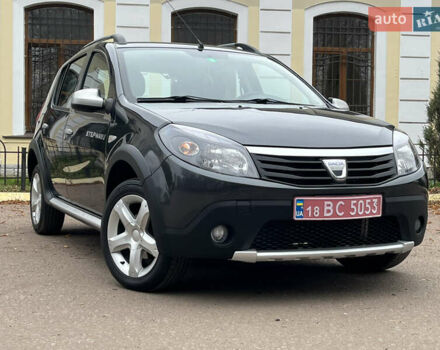 Серый Дачия Sandero StepWay, объемом двигателя 1.6 л и пробегом 60 тыс. км за 6999 $, фото 10 на Automoto.ua