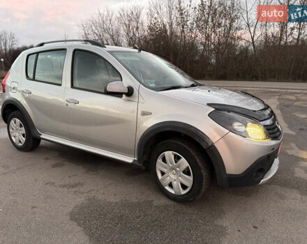 Серый Дачия Sandero StepWay, объемом двигателя 1.6 л и пробегом 202 тыс. км за 6999 $, фото 12 на Automoto.ua