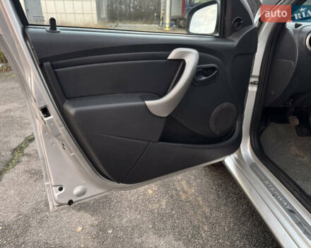 Серый Дачия Sandero StepWay, объемом двигателя 1.6 л и пробегом 202 тыс. км за 6999 $, фото 19 на Automoto.ua