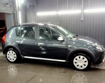 Серый Дачия Sandero StepWay, объемом двигателя 1.6 л и пробегом 265 тыс. км за 5700 $, фото 6 на Automoto.ua