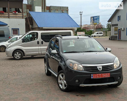 Серый Дачия Sandero StepWay, объемом двигателя 1.6 л и пробегом 225 тыс. км за 6100 $, фото 4 на Automoto.ua