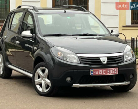 Серый Дачия Sandero StepWay, объемом двигателя 1.6 л и пробегом 60 тыс. км за 6999 $, фото 5 на Automoto.ua