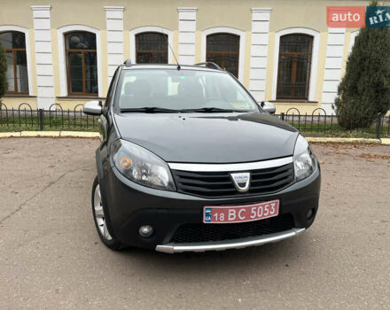Серый Дачия Sandero StepWay, объемом двигателя 1.6 л и пробегом 60 тыс. км за 6999 $, фото 8 на Automoto.ua