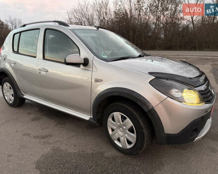 Серый Дачия Sandero StepWay, объемом двигателя 1.6 л и пробегом 202 тыс. км за 6999 $, фото 10 на Automoto.ua