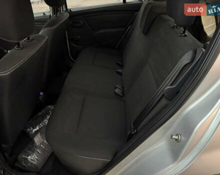 Серый Дачия Sandero StepWay, объемом двигателя 1.6 л и пробегом 202 тыс. км за 6999 $, фото 15 на Automoto.ua