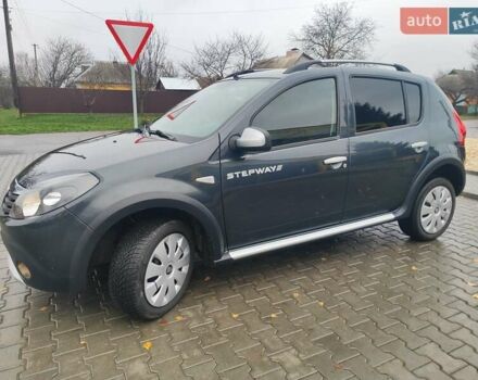 Серый Дачия Sandero StepWay, объемом двигателя 1.6 л и пробегом 133 тыс. км за 6800 $, фото 6 на Automoto.ua