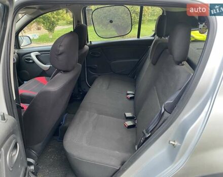Серый Дачия Sandero StepWay, объемом двигателя 1.6 л и пробегом 182 тыс. км за 6000 $, фото 6 на Automoto.ua
