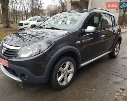 Сірий Дачія Sandero StepWay, об'ємом двигуна 1.6 л та пробігом 181 тис. км за 6899 $, фото 3 на Automoto.ua