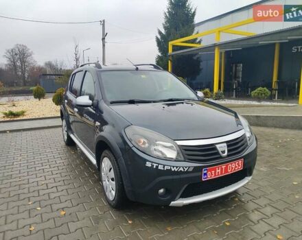 Серый Дачия Sandero StepWay, объемом двигателя 1.6 л и пробегом 133 тыс. км за 6800 $, фото 3 на Automoto.ua