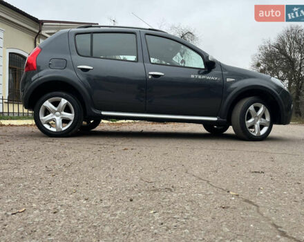 Серый Дачия Sandero StepWay, объемом двигателя 1.6 л и пробегом 60 тыс. км за 6999 $, фото 19 на Automoto.ua