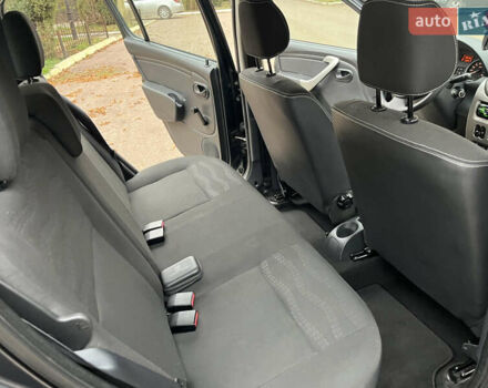 Серый Дачия Sandero StepWay, объемом двигателя 1.6 л и пробегом 60 тыс. км за 6999 $, фото 76 на Automoto.ua